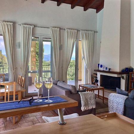 Gastouri Villa Pascalia With Heated Pool In October And Views Achílleion Buitenkant foto