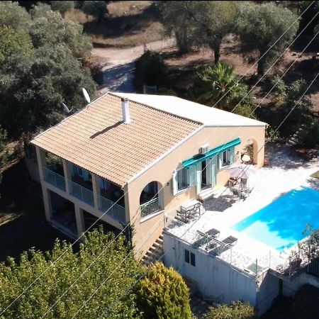 Gastouri Villa Pascalia With Heated Pool In October And Views Achílleion Buitenkant foto