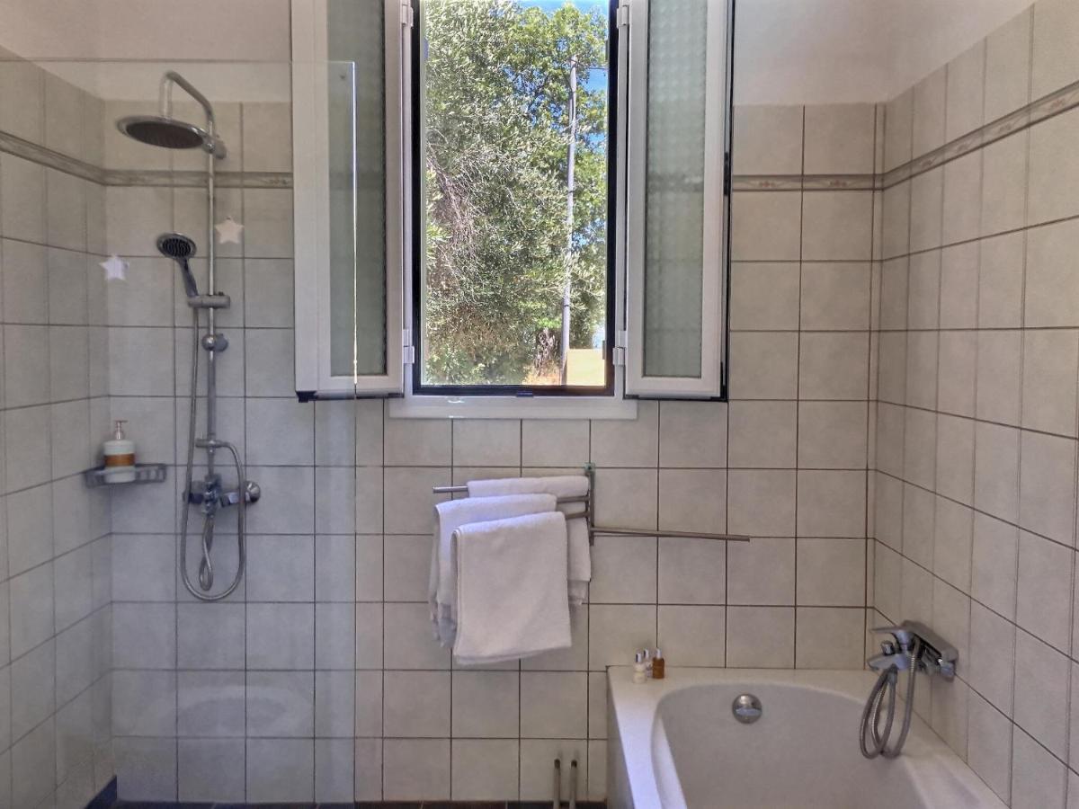 Gastouri Villa Pascalia With Heated Pool In October And Views Achílleion Buitenkant foto