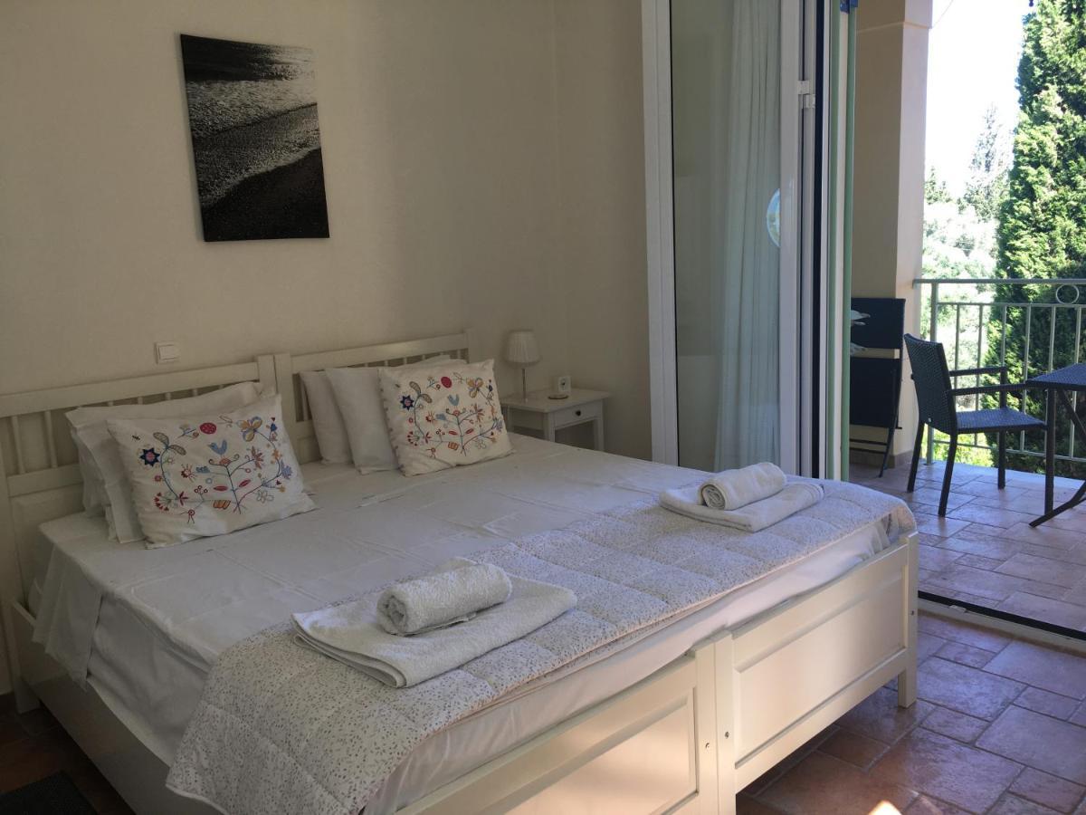 Gastouri Villa Pascalia With Heated Pool In October And Views Achílleion Buitenkant foto