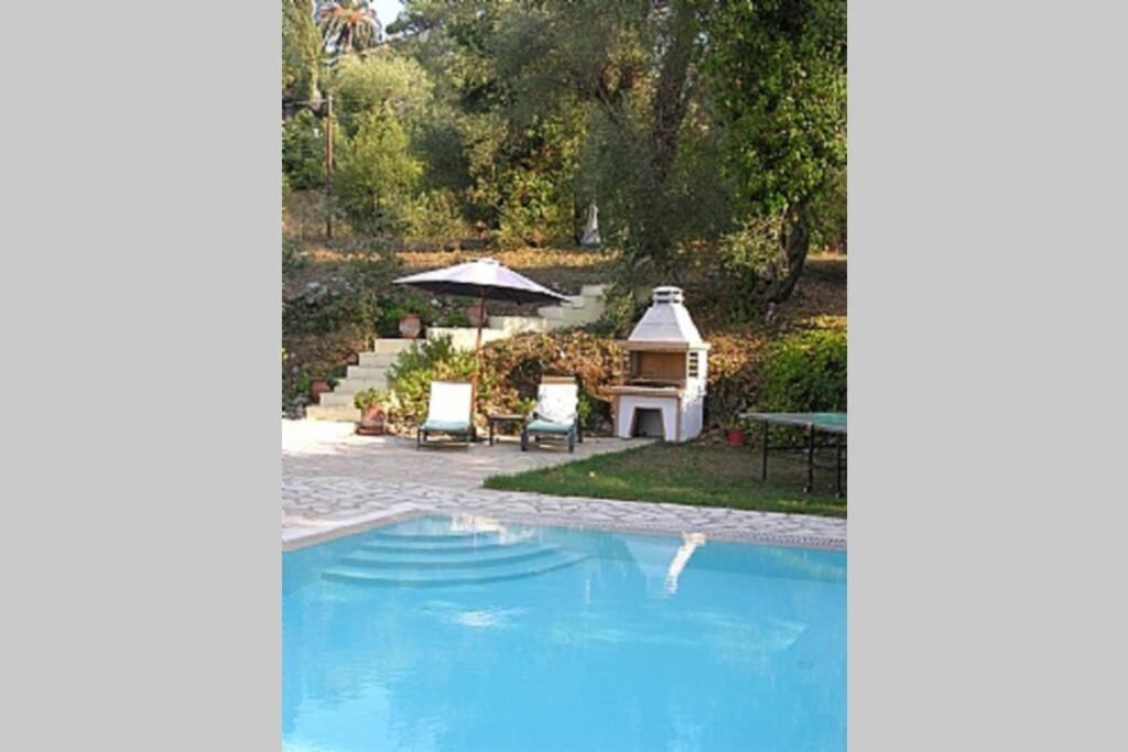Gastouri Villa Pascalia With Heated Pool In October And Views Achílleion Buitenkant foto