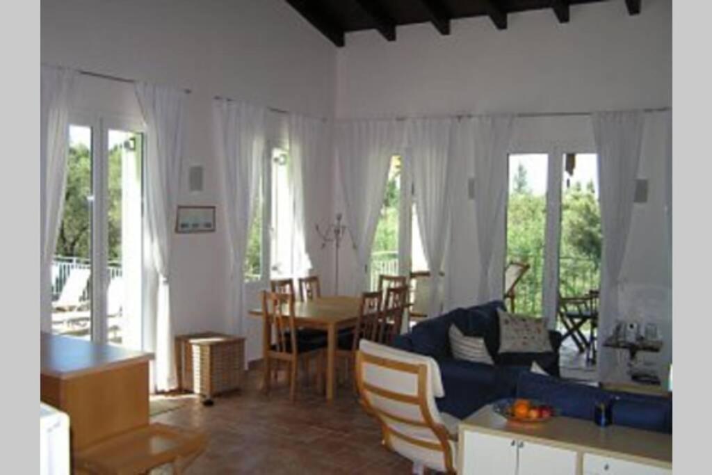 Gastouri Villa Pascalia With Heated Pool In October And Views Achílleion Buitenkant foto