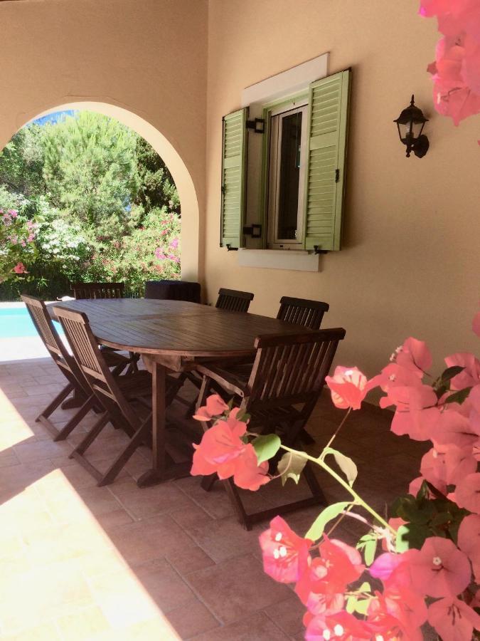 Gastouri Villa Pascalia With Heated Pool In October And Views Achílleion Buitenkant foto