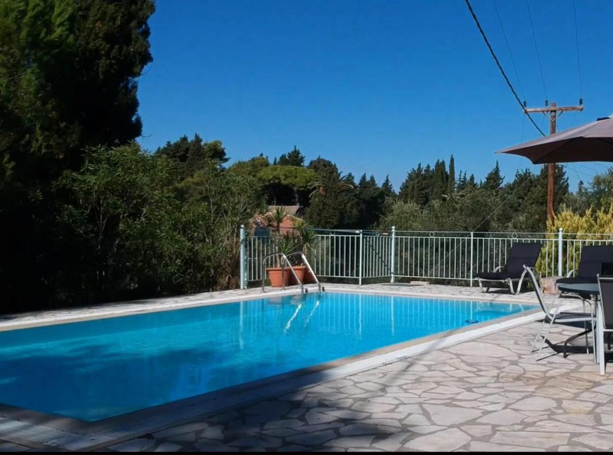 Gastouri Villa Pascalia With Heated Pool In October And Views Achílleion Buitenkant foto