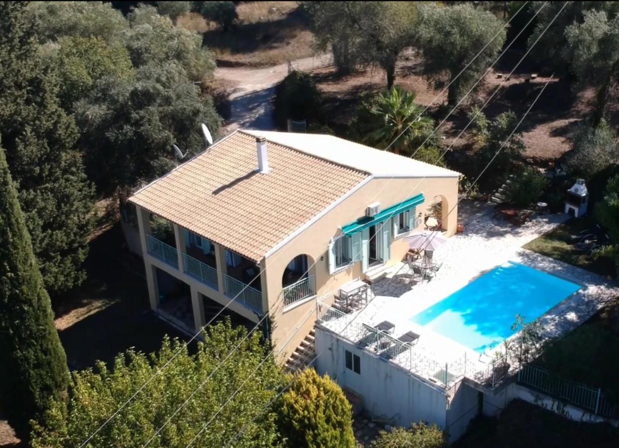 Gastouri Villa Pascalia With Heated Pool In October And Views Achílleion Buitenkant foto