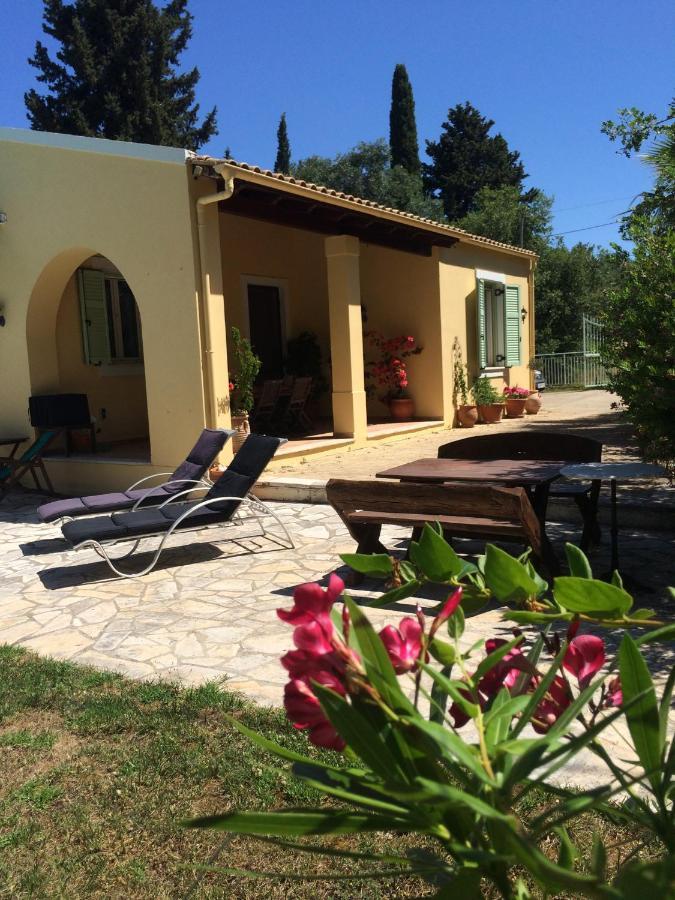 Gastouri Villa Pascalia With Heated Pool In October And Views Achílleion Buitenkant foto