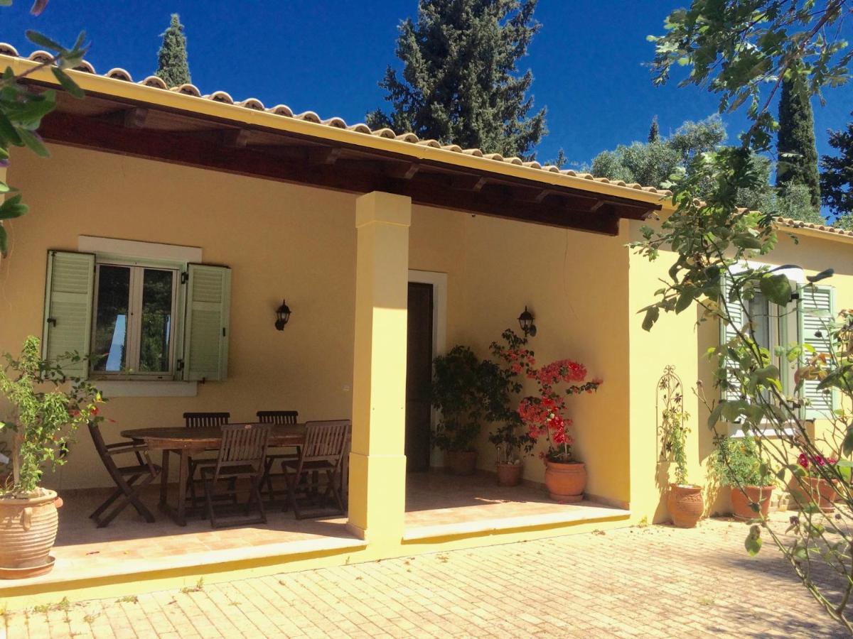 Gastouri Villa Pascalia With Heated Pool In October And Views Achílleion Buitenkant foto