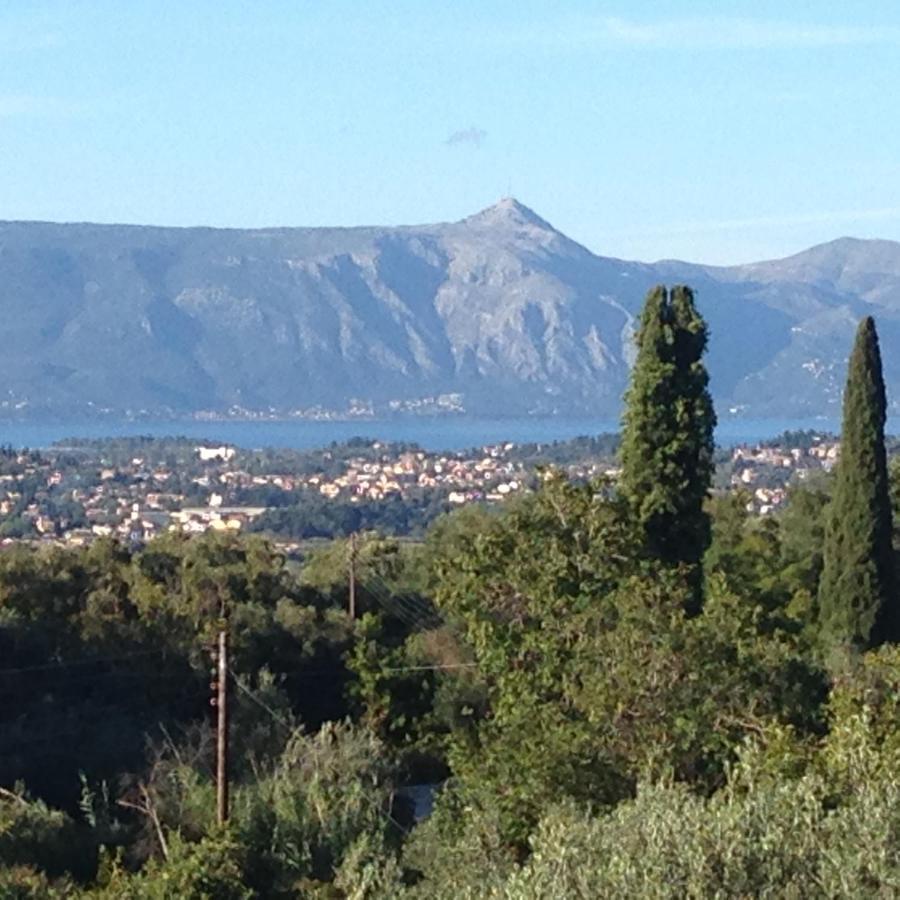 Gastouri Villa Pascalia With Heated Pool In October And Views Achílleion Buitenkant foto