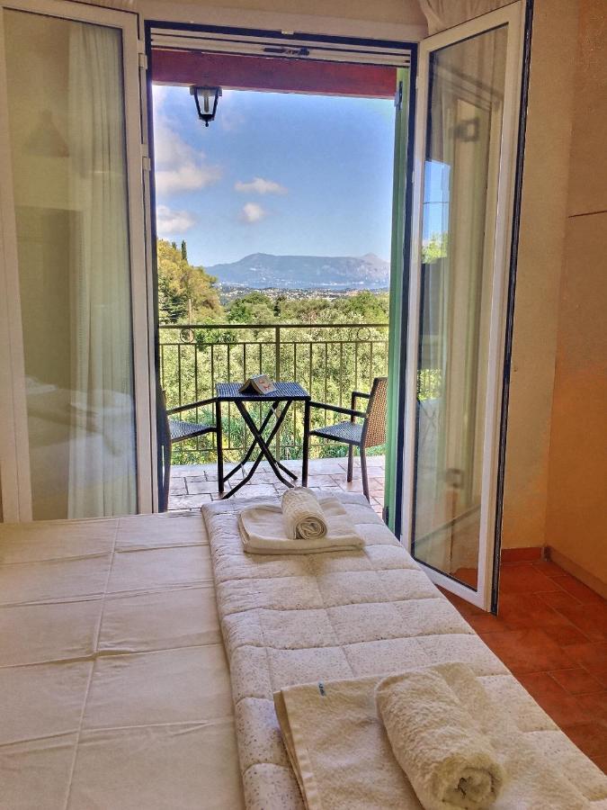 Gastouri Villa Pascalia With Heated Pool In October And Views Achílleion Buitenkant foto